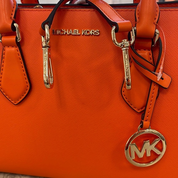 MICHAEL KORS
Sheila Md CZ Faux Saffiano Leather CZ Satchel Crossbody 
POPPY
NWT - Picture 15 of 16